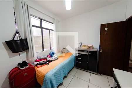 Casa à venda com 300m², 5 quartos e 2 vagasCasa 2 - Quarto 1