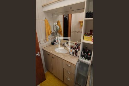 Casa de condomínio à venda com 263m², 3 quartos e 2 vagas Casa de condomínio à venda com 263m², 3 quartos e 2 vagasBanheiro da Suíte