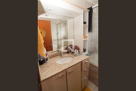 Casa de condomínio à venda com 263m², 3 quartos e 2 vagas Casa de condomínio à venda com 263m², 3 quartos e 2 vagasBanheiro da Suíte