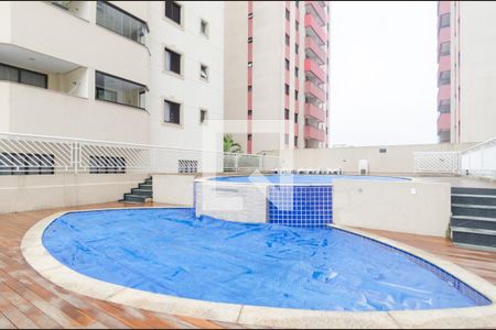 Apartamento à venda com 210m², 3 quartos e 3 vagasÁrea comum - Piscina