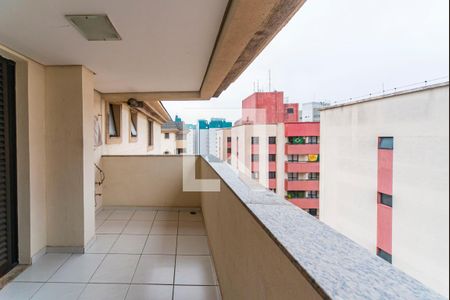 Apartamento à venda com 210m², 3 quartos e 3 vagasVaranda do Quarto 2