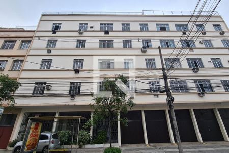 Apartamento à venda com 100m², 2 quartos e 1 vagaFachada