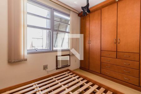 Dormitório de apartamento à venda com 2 quartos, 54m² em Medianeira, Porto Alegre