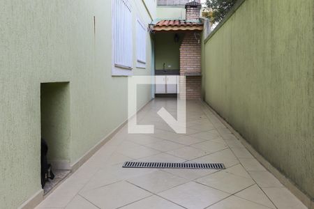 Casa para alugar com 130m², 3 quartos e 3 vagasCorredor externo