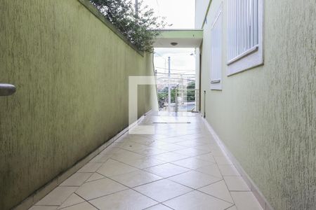 Casa para alugar com 130m², 3 quartos e 3 vagasCorredor externo
