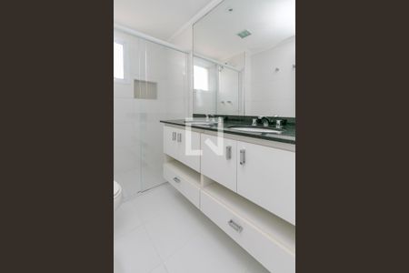 Apartamento à venda com 98m², 2 quartos e 2 vagas Apartamento à venda com 98m², 2 quartos e 2 vagasBanheiro da Suíte 1