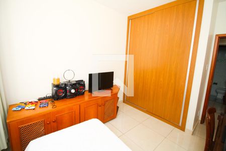 Apartamento à venda com 248m², 3 quartos e 1 vagaquarto 2