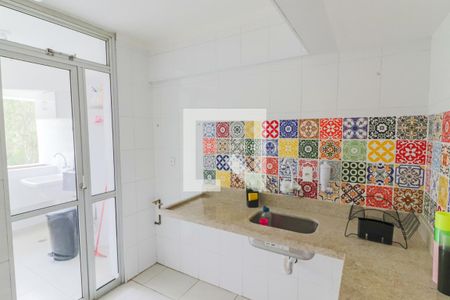 Cozinha de apartamento para alugar com 2 quartos, 52m² em Jardim Olympia, São Paulo