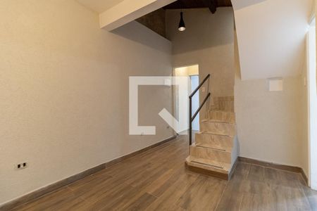 Sala de casa para alugar com 1 quarto, 60m² em Vila Moinho Velho, São Paulo