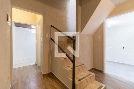 Escada de casa para alugar com 1 quarto, 60m² em Vila Moinho Velho, São Paulo