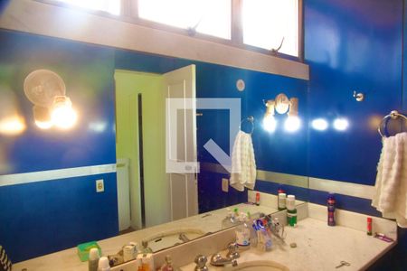 Casa para alugar com 230m², 4 quartos e 2 vagas Casa para alugar com 230m², 4 quartos e 2 vagasSuíte banheiro