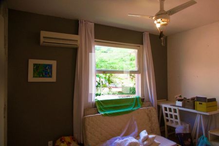 Casa para alugar com 230m², 4 quartos e 2 vagas Casa para alugar com 230m², 4 quartos e 2 vagasQuarto