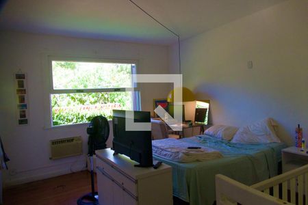 Casa para alugar com 230m², 4 quartos e 2 vagas Casa para alugar com 230m², 4 quartos e 2 vagasSuíte