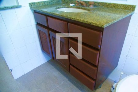 Casa para alugar com 230m², 4 quartos e 2 vagas Casa para alugar com 230m², 4 quartos e 2 vagasSuíte banheiro