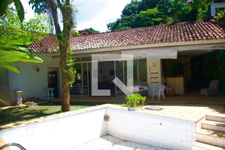 Casa para alugar com 230m², 4 quartos e 2 vagas Casa para alugar com 230m², 4 quartos e 2 vagasPiscina