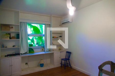 Casa para alugar com 230m², 4 quartos e 2 vagas Casa para alugar com 230m², 4 quartos e 2 vagasQuarto