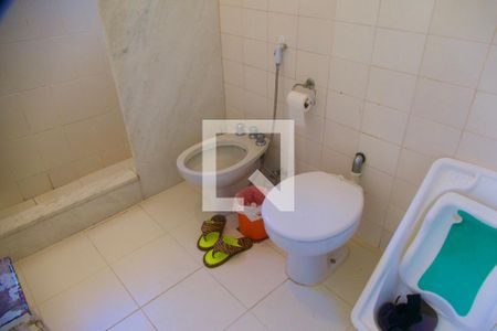 Casa para alugar com 230m², 4 quartos e 2 vagas Casa para alugar com 230m², 4 quartos e 2 vagasSuíte banheiro