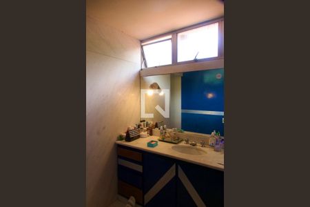 Casa para alugar com 230m², 4 quartos e 2 vagas Casa para alugar com 230m², 4 quartos e 2 vagasSuíte banheiro