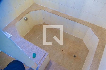 Casa para alugar com 230m², 4 quartos e 2 vagas Casa para alugar com 230m², 4 quartos e 2 vagasSuíte banheiro