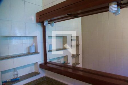 Casa para alugar com 230m², 4 quartos e 2 vagas Casa para alugar com 230m², 4 quartos e 2 vagasSuíte banheiro