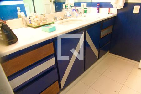 Casa para alugar com 230m², 4 quartos e 2 vagas Casa para alugar com 230m², 4 quartos e 2 vagasSuíte banheiro