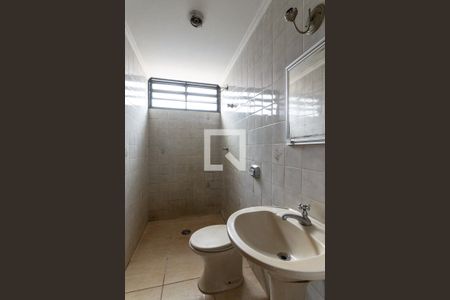 Casa para alugar com 100m², 2 quartos e 2 vagas Casa para alugar com 100m², 2 quartos e 2 vagasBanheiro