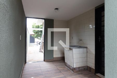 Casa para alugar com 100m², 2 quartos e 2 vagas Casa para alugar com 100m², 2 quartos e 2 vagasLavanderia