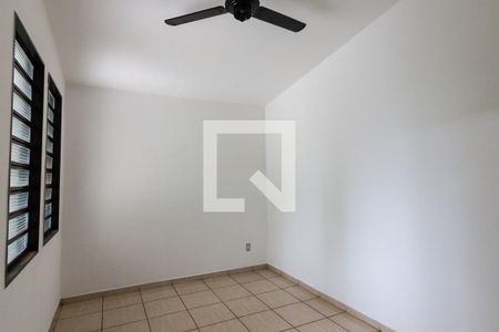 Casa para alugar com 100m², 2 quartos e 2 vagas Casa para alugar com 100m², 2 quartos e 2 vagasSala 2