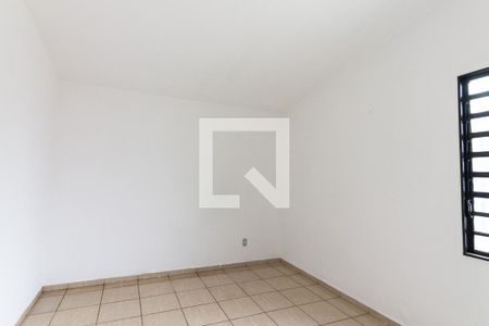 Casa para alugar com 100m², 2 quartos e 2 vagas Casa para alugar com 100m², 2 quartos e 2 vagasSala