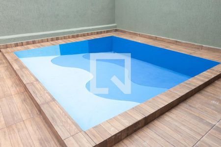 Casa para alugar com 100m², 2 quartos e 2 vagas Casa para alugar com 100m², 2 quartos e 2 vagasPiscina