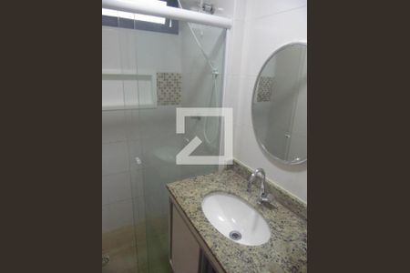 Banheiro da Suite 1 de apartamento para alugar com 2 quartos, 68m² em Armação, Salvador