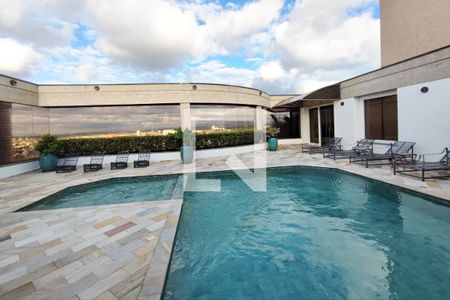 Apartamento à venda com 639m², 4 quartos e 4 vagasÁrea comum - Piscina