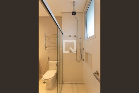 Apartamento à venda com 339m², 3 quartos e 5 vagas Apartamento à venda com 339m², 3 quartos e 5 vagasBanheiro da Suíte 2