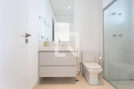 Apartamento à venda com 339m², 3 quartos e 5 vagas Apartamento à venda com 339m², 3 quartos e 5 vagasBanheiro da Suíte 1