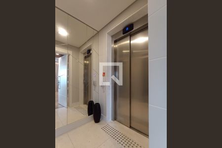 Apartamento à venda com 339m², 3 quartos e 5 vagas Apartamento à venda com 339m², 3 quartos e 5 vagasHall de Entrada