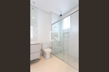 Apartamento à venda com 339m², 3 quartos e 5 vagas Apartamento à venda com 339m², 3 quartos e 5 vagasBanheiro da Suíte 1