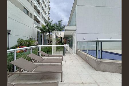 Apartamento à venda com 339m², 3 quartos e 5 vagas Apartamento à venda com 339m², 3 quartos e 5 vagasÁrea comum - Piscina