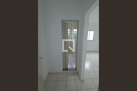 Corredor de apartamento para alugar com 2 quartos, 60m² em Vila Sao Sebastiao, Duque de Caxias