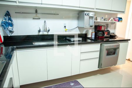 Apartamento à venda com 406m², 3 quartos e 3 vagas Apartamento à venda com 406m², 3 quartos e 3 vagasCozinha - Armários