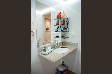 Apartamento à venda com 406m², 3 quartos e 3 vagas Apartamento à venda com 406m², 3 quartos e 3 vagasBanheiro da Suíte 1