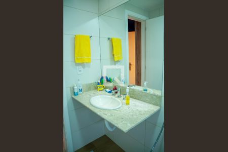 Apartamento à venda com 406m², 3 quartos e 3 vagas Apartamento à venda com 406m², 3 quartos e 3 vagasBanheiro da Suíte 2