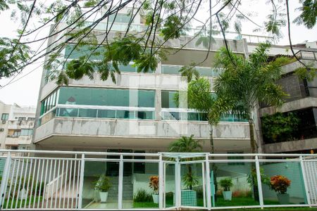 Apartamento à venda com 406m², 3 quartos e 3 vagas Apartamento à venda com 406m², 3 quartos e 3 vagasFachada do Prédio