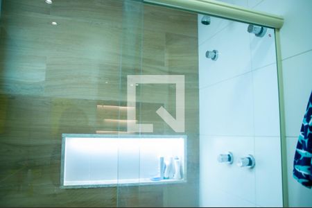 Apartamento à venda com 406m², 3 quartos e 3 vagas Apartamento à venda com 406m², 3 quartos e 3 vagasBanheiro da Suíte 2