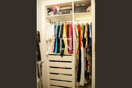 Apartamento à venda com 406m², 3 quartos e 3 vagas Apartamento à venda com 406m², 3 quartos e 3 vagasCloset da suíte 1