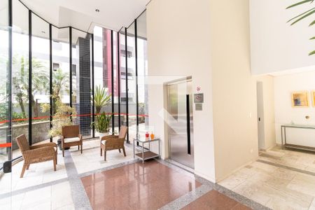 Apartamento para alugar com 100m², 3 quartos e 2 vagas Apartamento para alugar com 100m², 3 quartos e 2 vagasHall social