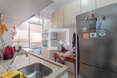 Cozinha e Área de Serviço de apartamento para alugar com 2 quartos, 43m² em Medianeira, Porto Alegre