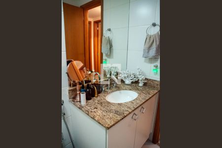 Apartamento à venda com 90m², 3 quartos e 2 vagasBanheiro Social