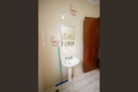 Casa à venda com 300m², 4 quartos e 2 vagasBanheiro 