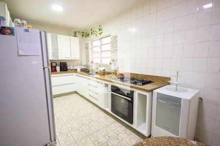 Casa à venda com 300m², 4 quartos e 2 vagasCozinha 