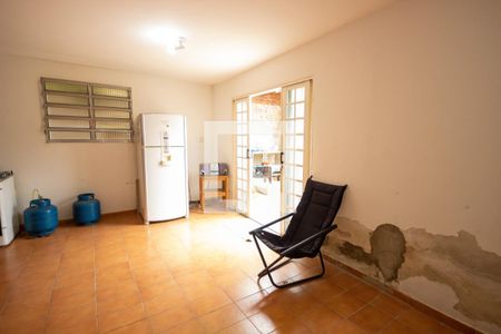 Casa à venda com 300m², 4 quartos e 2 vagasQuarto de Serviço